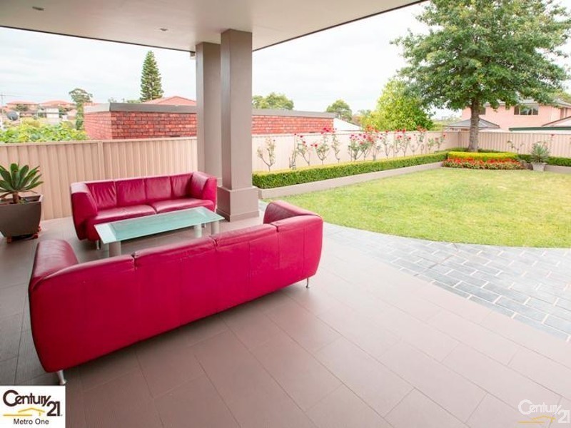 1 Yukka Rd, Regents Park NSW 2143