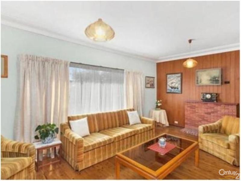17 Dobson Crescent, Ryde NSW 2112