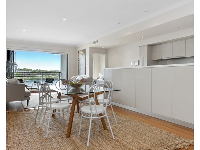 25/2 Bay Drive, Meadowbank NSW 2114