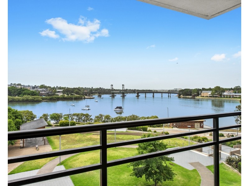 25/2 Bay Drive, Meadowbank NSW 2114