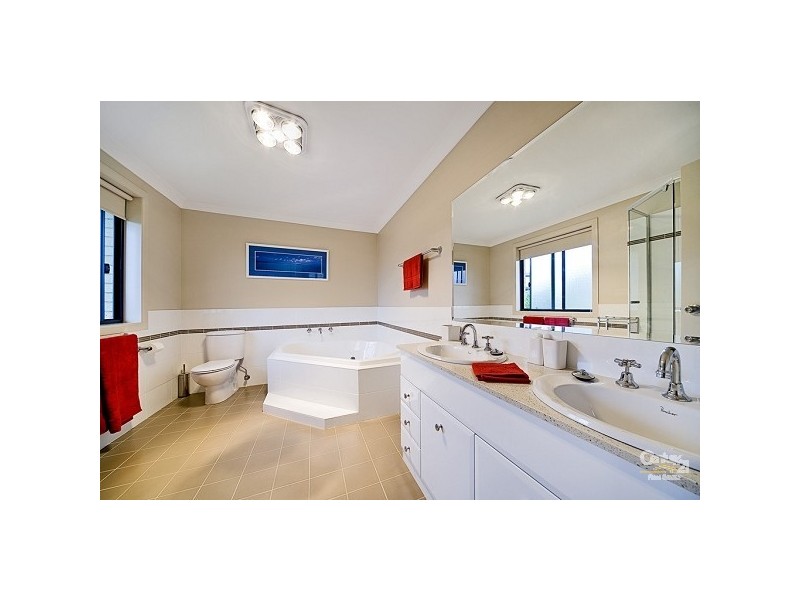 34 Carnarvon Drive, Frenchs Forest NSW 2086