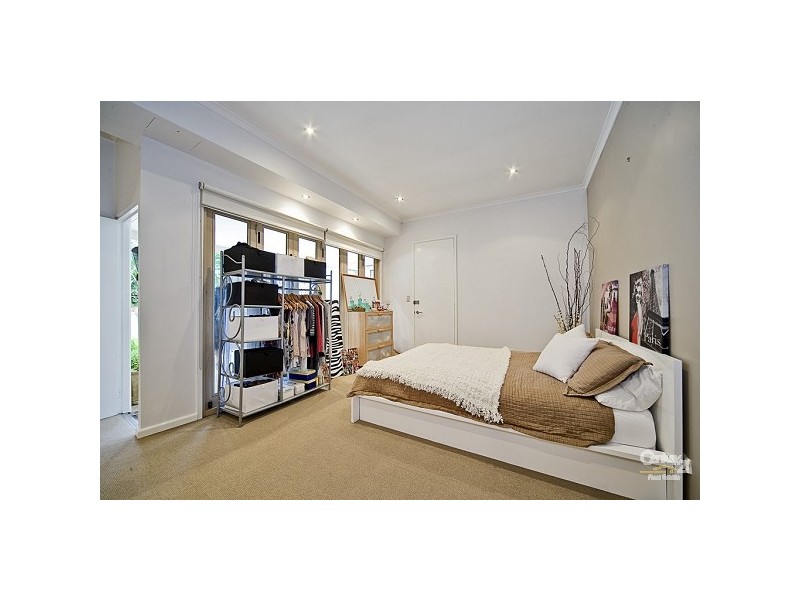 4 Walkom Ave, Forestville NSW 2087