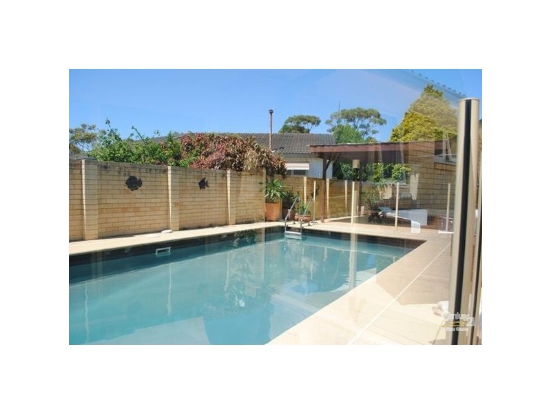 1 Cliff Point Place, Frenchs Forest NSW 2086