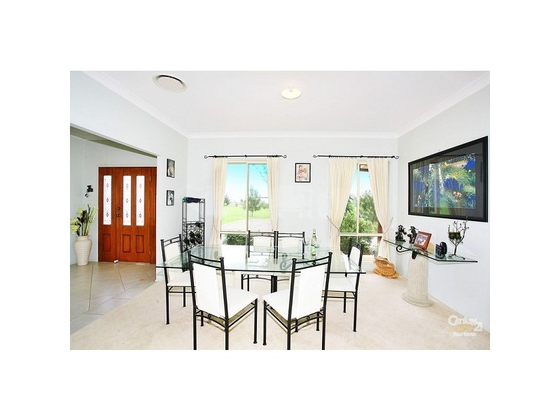 4 Robert place, Razorback NSW 2571