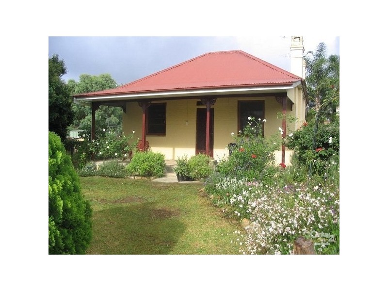 2 Kevin Place, Thirlmere NSW 2572