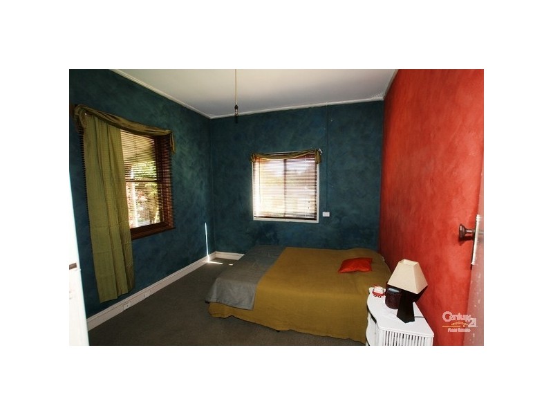 2 Kevin Place, Thirlmere NSW 2572