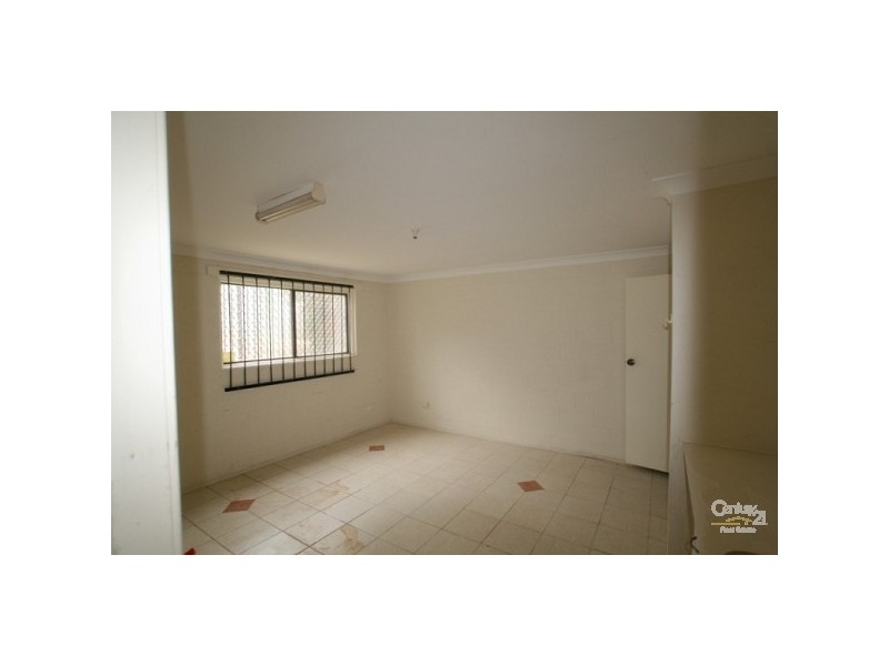 1/3 Redbank Place, Bridge Street, Picton NSW 2571