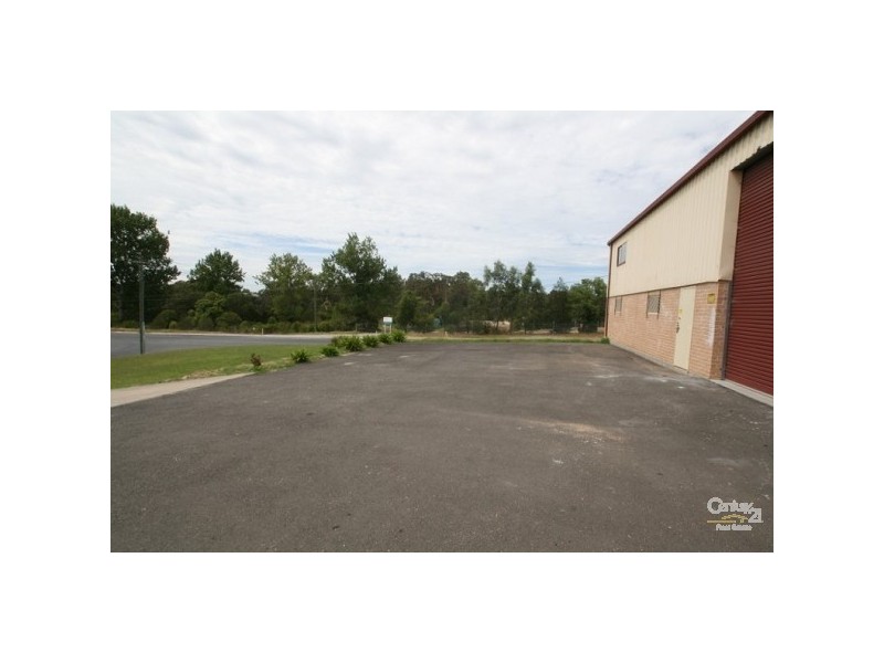 1/3 Redbank Place, Bridge Street, Picton NSW 2571