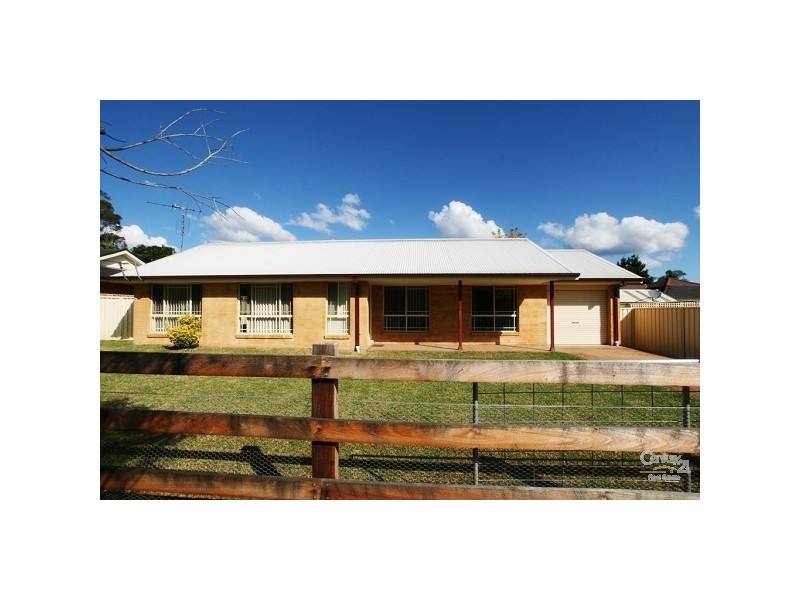 16 North Street, Thirlmere NSW 2572