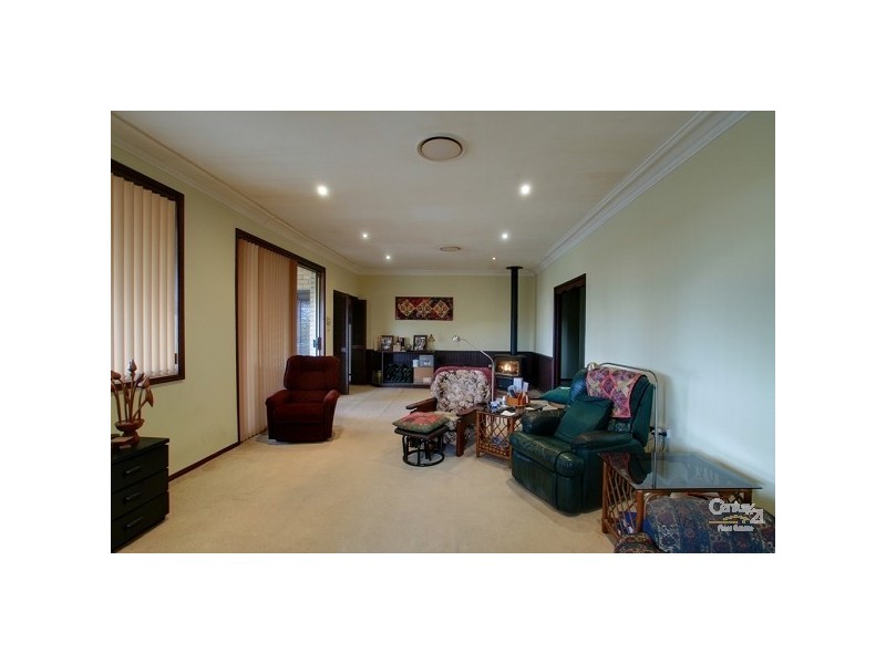 10 Myrtle Creek Avenue, Tahmoor NSW 2573