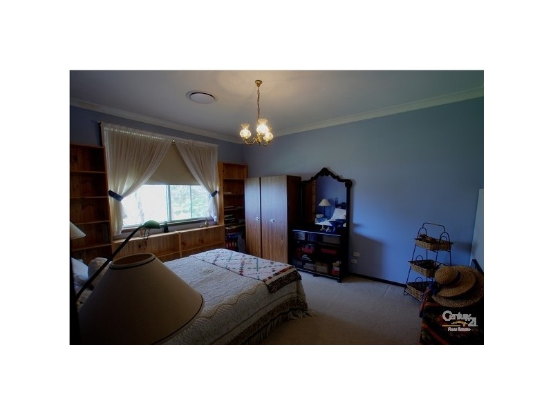 10 Myrtle Creek Avenue, Tahmoor NSW 2573