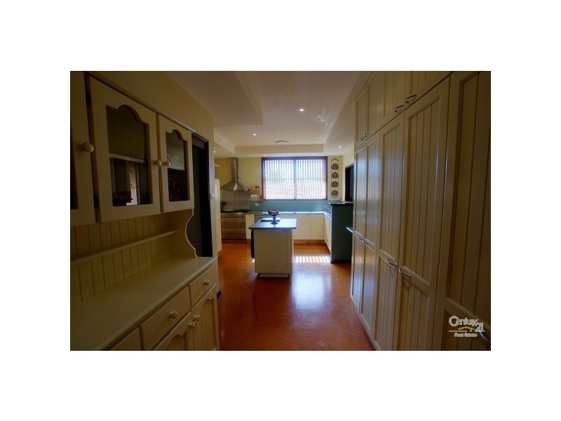 10 Myrtle Creek Avenue, Tahmoor NSW 2573