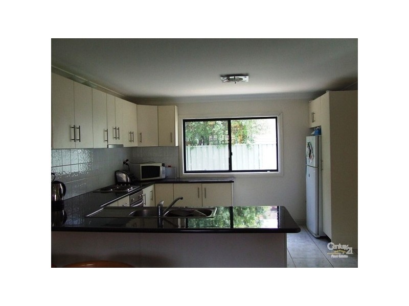 8 Station Street, Thirlmere NSW 2572