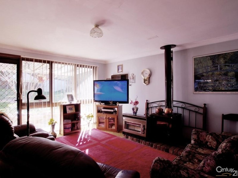 11 Heathcote Street, Picton NSW 2571