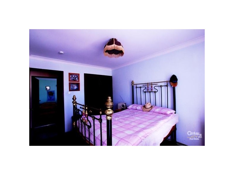 11 Heathcote Street, Picton NSW 2571