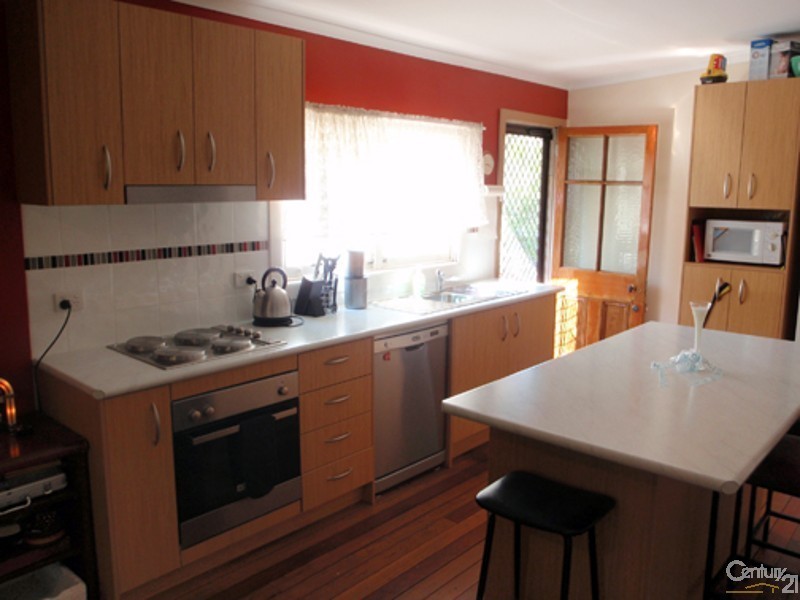 54 Lumsdaine Street, Picton NSW 2571