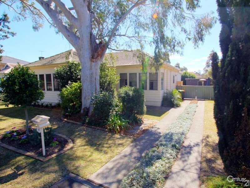 6 Anzac Mews, Wattle Grove NSW 2173