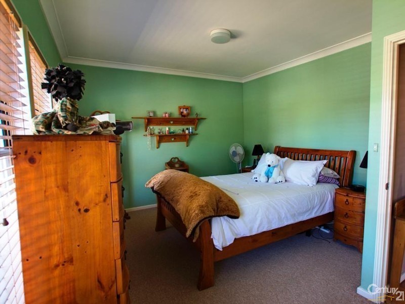 6 Anzac Mews, Wattle Grove NSW 2173