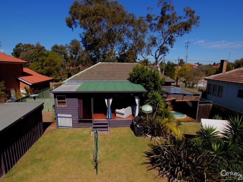 6 Anzac Mews, Wattle Grove NSW 2173