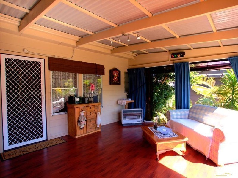 6 Anzac Mews, Wattle Grove NSW 2173