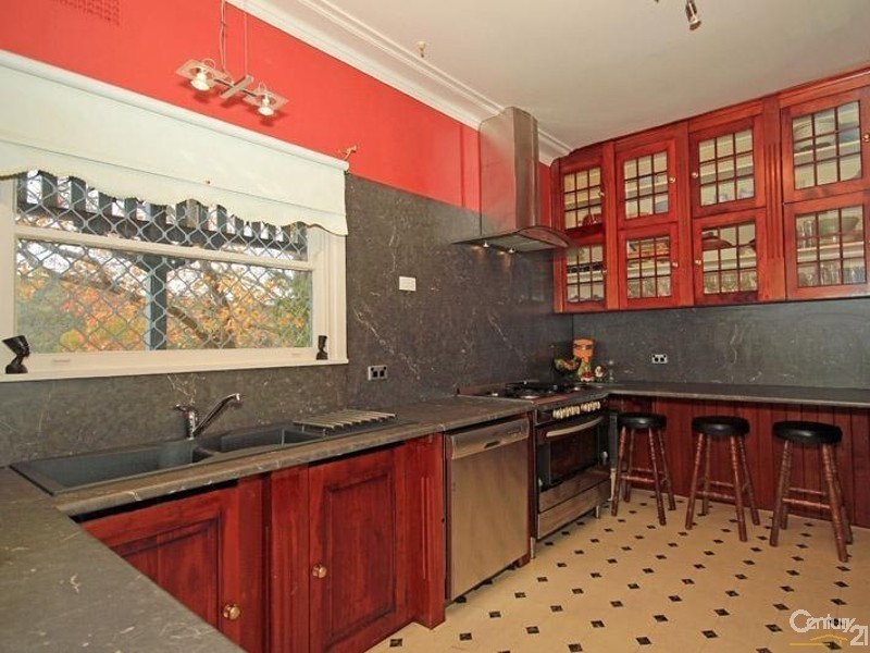 16 Picton Avenue, Picton NSW 2571