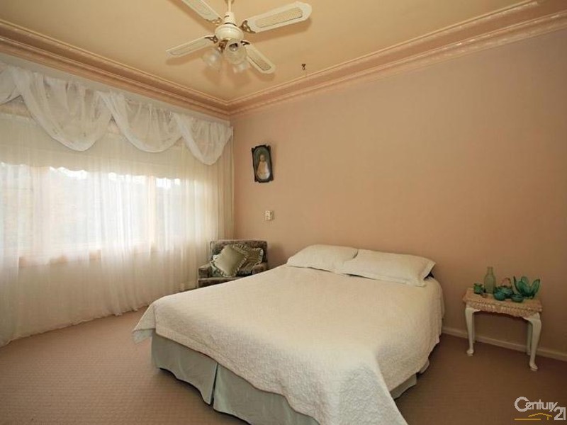 16 Picton Avenue, Picton NSW 2571