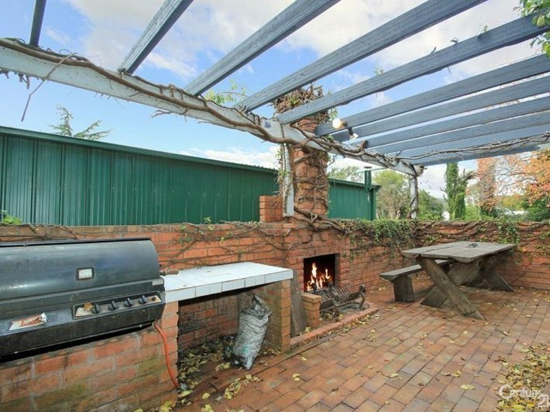 16 Picton Avenue, Picton NSW 2571