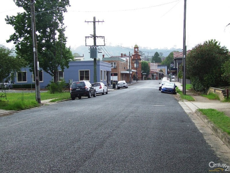 8 Menangle Street West, Picton NSW 2571