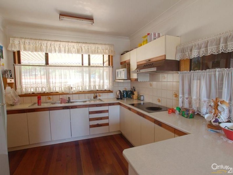 14 Heathcote Street, Picton NSW 2571