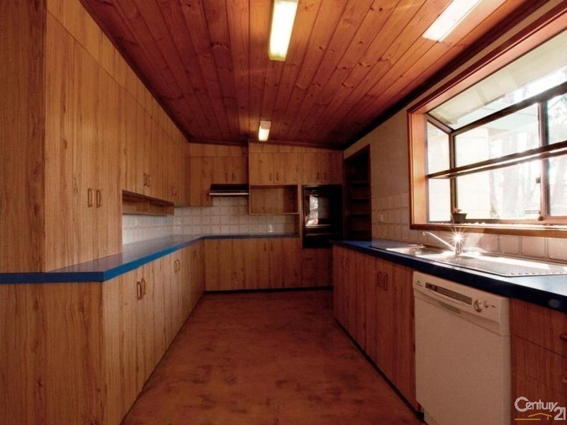 37 Bronzewing Street, Tahmoor NSW 2573