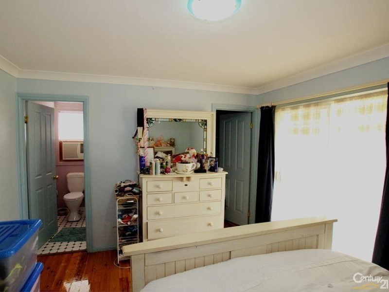 29 Carlton Road, Thirlmere NSW 2572