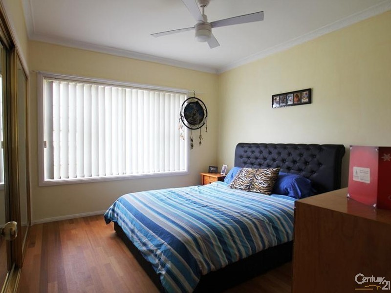 2/15 North Street, Thirlmere NSW 2572