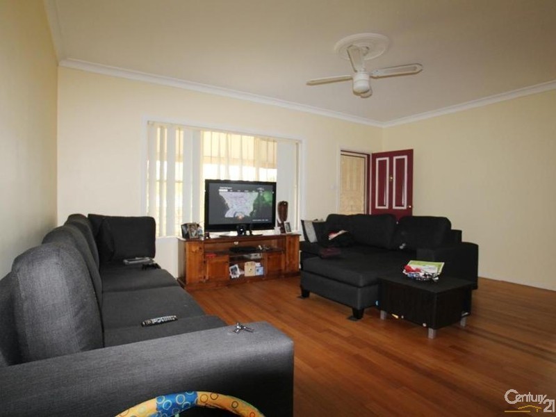 2/15 North Street, Thirlmere NSW 2572