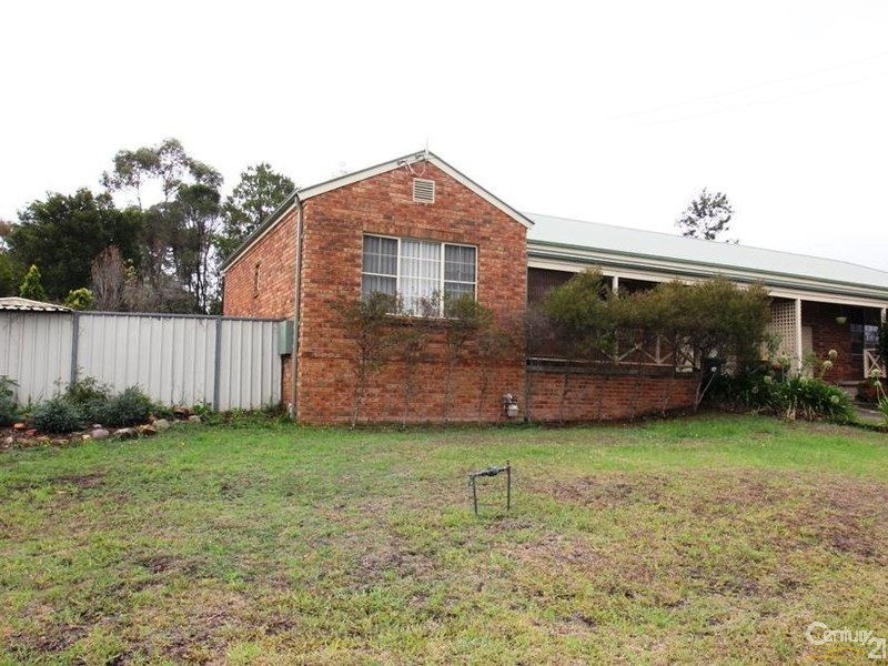 2/15 North Street, Thirlmere NSW 2572