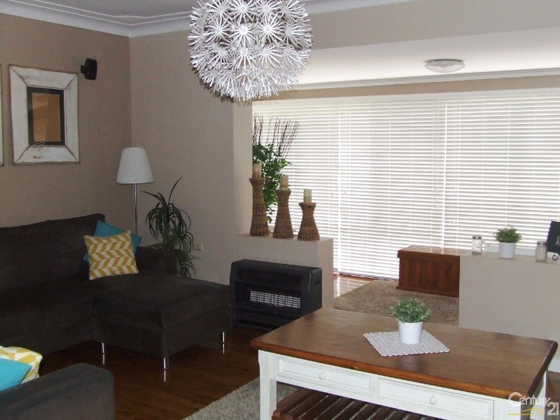 55 Lumsdaine Street, Picton NSW 2571