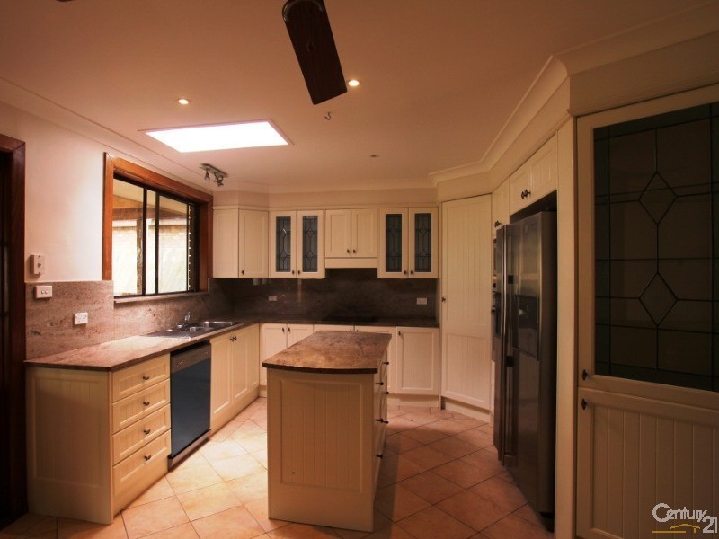 17 Stuart Place, Tahmoor NSW 2573