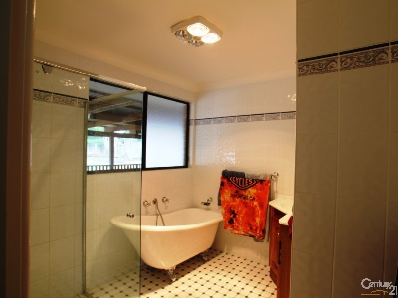 17 Stuart Place, Tahmoor NSW 2573