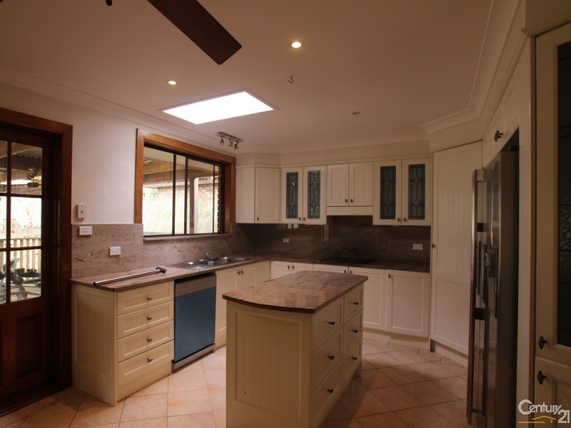 17 Stuart Place, Tahmoor NSW 2573