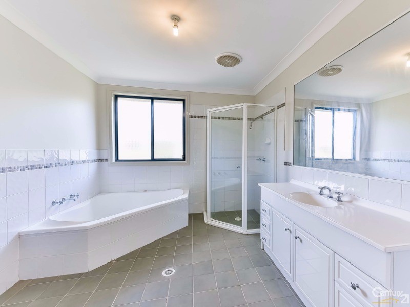 4 Richardson Street, Thirlmere NSW 2572