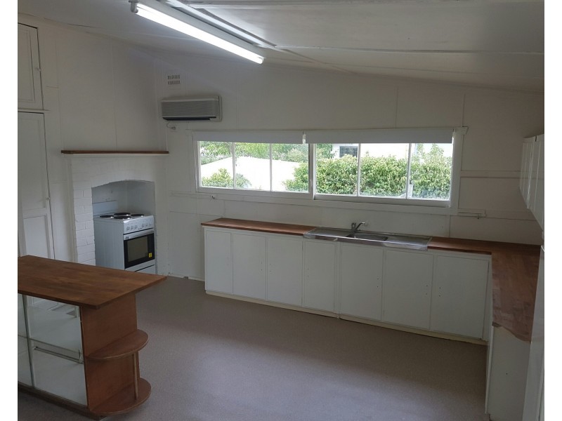 392 Argyle Street, Picton NSW 2571