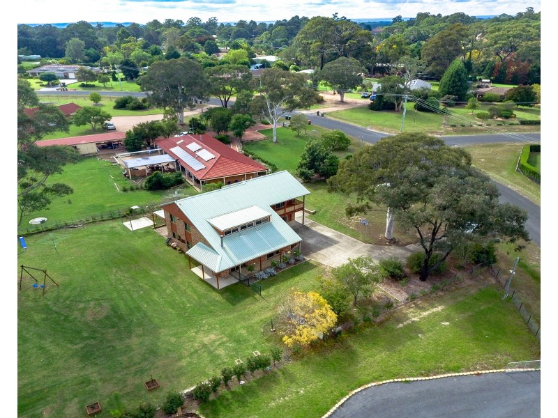 24 Lloyds Way, Bargo NSW 2574