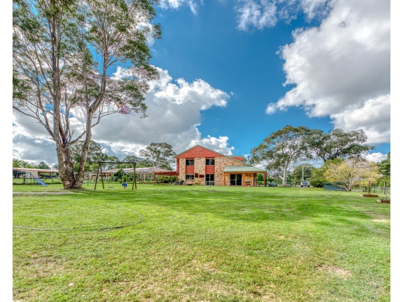24 Lloyds Way, Bargo NSW 2574