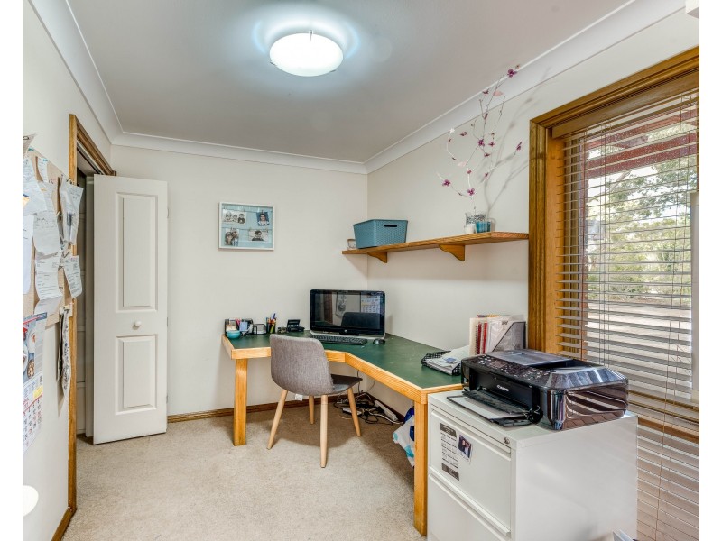 24 Lloyds Way, Bargo NSW 2574