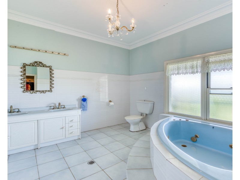 115 Mount View Close, Razorback NSW 2571