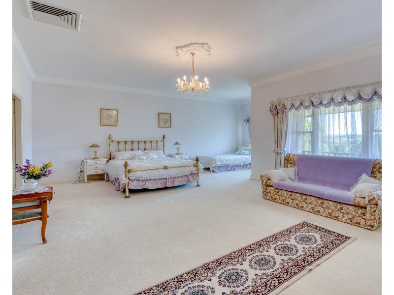 115 Mount View Close, Razorback NSW 2571