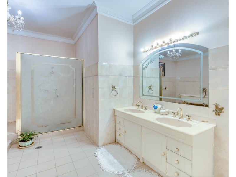 115 Mount View Close, Razorback NSW 2571