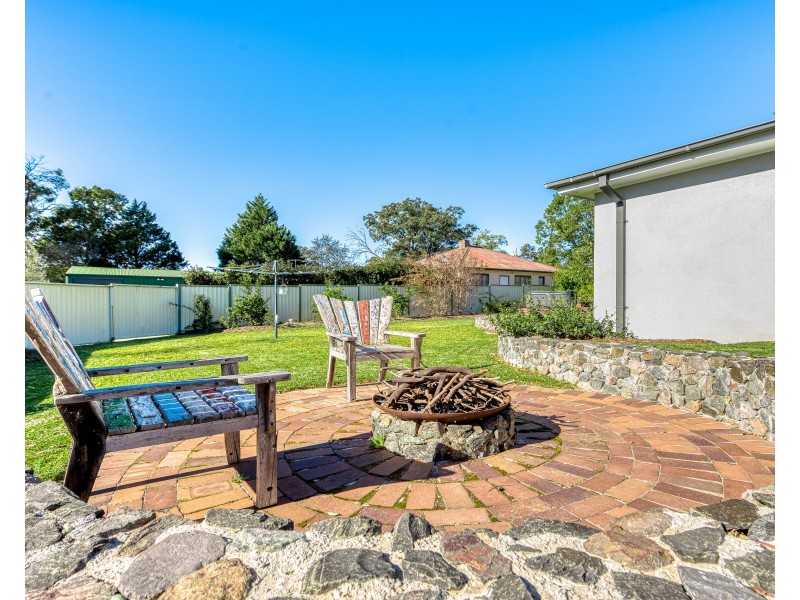 13 Close Street, Thirlmere NSW 2572