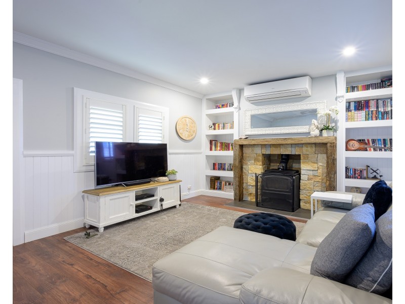 54 Lumsdaine Street, Picton NSW 2571