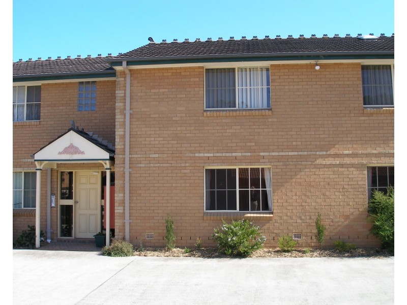 11/4 Margaret Street, Picton NSW 2571