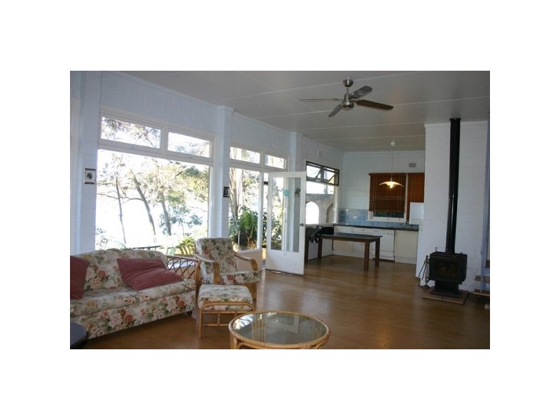 8 Wirringulla Avenue, Elvina Bay NSW 2105